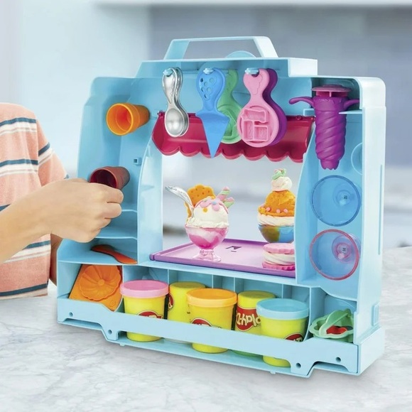 🆕 Play-Doh Ice Cream Truck Playset With 20 Tools & 5 Modeling Compound Colors - Picture 4 of 7
